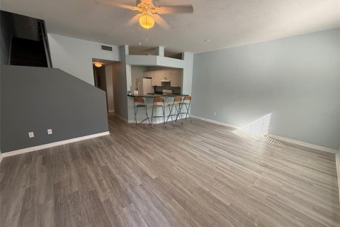 Touwnhouse à vendre à Gainesville, Floride: 3 chambres, 161.28 m2 № 2415223 - photo 8