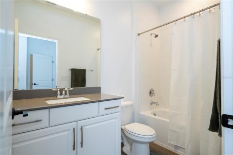 House in Apopka, Florida 4 bedrooms, 256.97 sq.m. № 2135691 - photo 29
