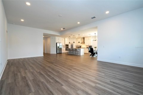 House in Apopka, Florida 4 bedrooms, 256.97 sq.m. № 2135691 - photo 10