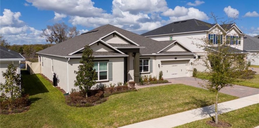 House in Apopka, Florida 4 bedrooms, 256.97 sq.m. № 2135691