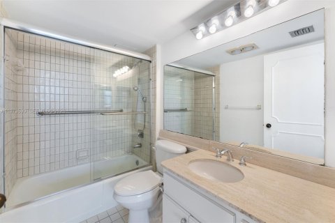 Condominio en venta en Key Biscayne, Florida, 2 dormitorios, 139.91 m2 № 2033309 - foto 17