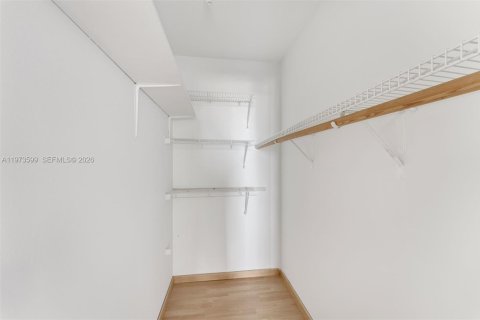 Купить кондоминиум в Ки-Бискейн, Флорида 2 спальни, 139.91м2, № 2033309 - фото 24