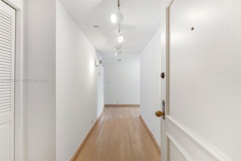 Condominio en venta en Key Biscayne, Florida, 2 dormitorios, 139.91 m2 № 2033309 - foto 3