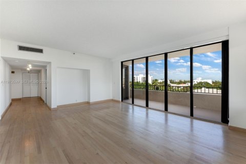 Condominio en venta en Key Biscayne, Florida, 2 dormitorios, 139.91 m2 № 2033309 - foto 5