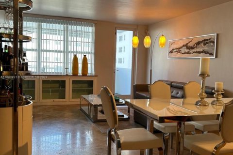 Снять в аренду квартиру в Майами-Бич, Флорида 1 спальня, 80.36м2, № 1958850 - фото 7