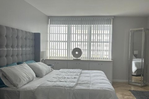 Снять в аренду квартиру в Майами-Бич, Флорида 1 спальня, 80.36м2, № 1958850 - фото 17