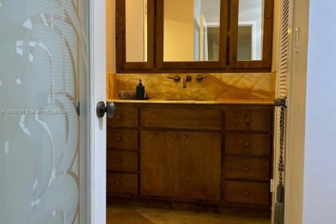 Снять в аренду квартиру в Майами-Бич, Флорида 1 спальня, 80.36м2, № 1958850 - фото 16