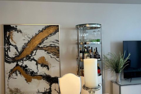 Снять в аренду квартиру в Майами-Бич, Флорида 1 спальня, 80.36м2, № 1958850 - фото 4