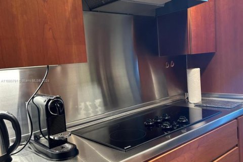 Снять в аренду квартиру в Майами-Бич, Флорида 1 спальня, 80.36м2, № 1958850 - фото 24