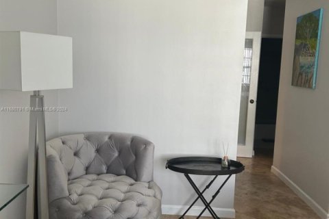 Снять в аренду квартиру в Майами-Бич, Флорида 1 спальня, 80.36м2, № 1958850 - фото 21