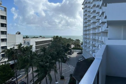 Снять в аренду квартиру в Майами-Бич, Флорида 1 спальня, 80.36м2, № 1958850 - фото 27