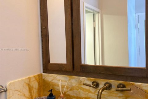 Снять в аренду квартиру в Майами-Бич, Флорида 1 спальня, 80.36м2, № 1958850 - фото 12