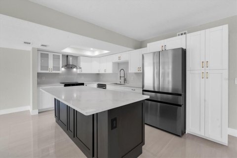 Condominio en venta en Saint Petersburg, Florida, 2 dormitorios, 122.17 m2 № 1833026 - foto 12