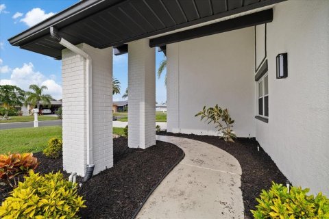 Villa ou maison à vendre à New Port Richey, Floride: 3 chambres, 157.28 m2 № 2402986 - photo 8