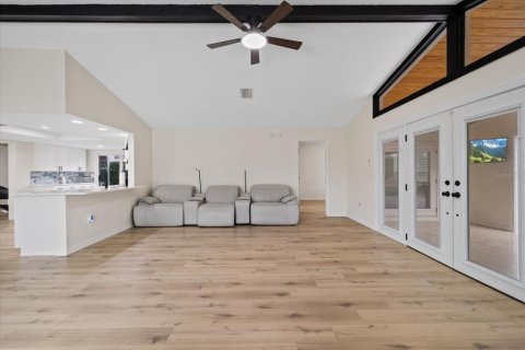 Villa ou maison à vendre à New Port Richey, Floride: 3 chambres, 157.28 m2 № 2402986 - photo 15