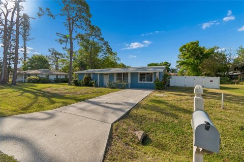 House in Sarasota, Florida 3 bedrooms, 103.86 sq.m. № 2230149 - photo 3
