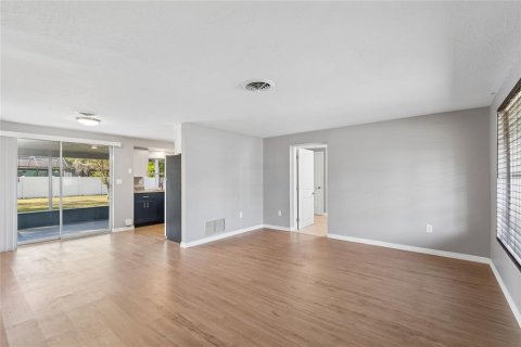 House in Sarasota, Florida 3 bedrooms, 103.86 sq.m. № 2230149 - photo 26