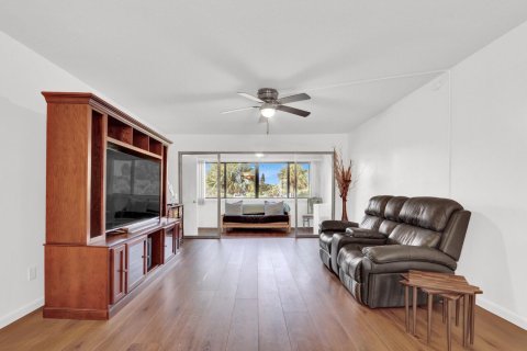 Condominio en venta en Jensen Beach, Florida, 2 dormitorios, 118.17 m2 № 2249480 - foto 28