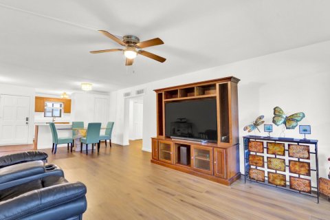 Condominio en venta en Jensen Beach, Florida, 2 dormitorios, 118.17 m2 № 2249480 - foto 2