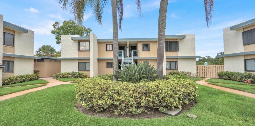Condominio en Jensen Beach, Florida, 2 dormitorios  № 2249480