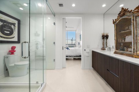 Condominio en venta en Sarasota, Florida, 2 dormitorios, 156.91 m2 № 1894682 - foto 19