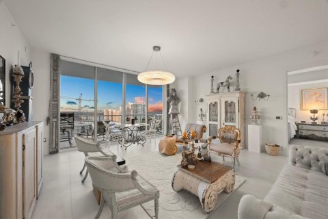 Condominio en venta en Sarasota, Florida, 2 dormitorios, 156.91 m2 № 1894682 - foto 13