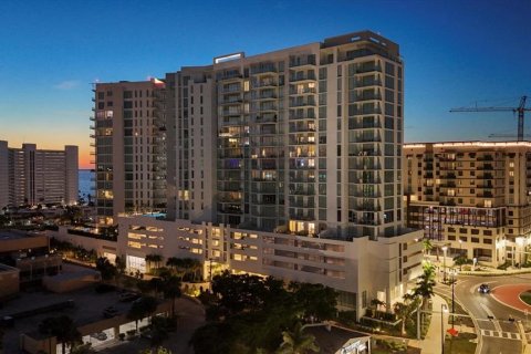 Condominio en venta en Sarasota, Florida, 2 dormitorios, 156.91 m2 № 1894682 - foto 3