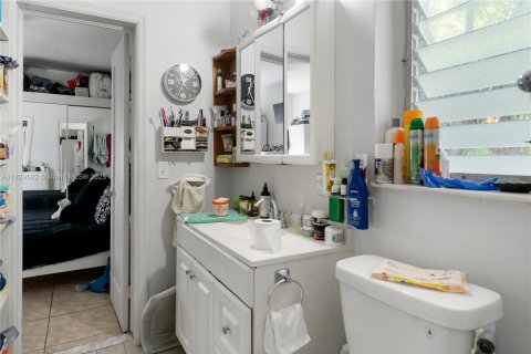 Commercial property in Miami Beach, Florida 185.71 sq.m. № 1802583 - photo 29