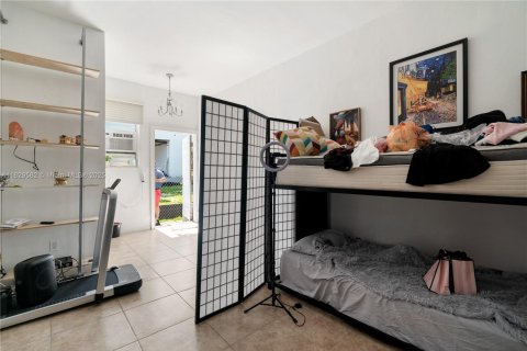 Commercial property in Miami Beach, Florida 185.71 sq.m. № 1802583 - photo 19