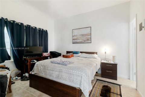 Commercial property in Miami Beach, Florida 185.71 sq.m. № 1802583 - photo 17