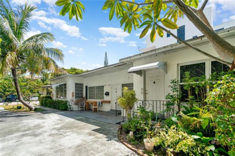 Commercial property in Miami Beach, Florida 185.71 sq.m. № 1802583 - photo 22