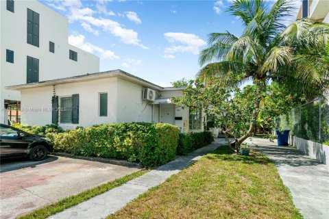 Commercial property in Miami Beach, Florida 185.71 sq.m. № 1802583 - photo 3