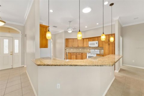House in The Villages, Florida 3 bedrooms, 182.65 sq.m. № 1625606 - photo 5