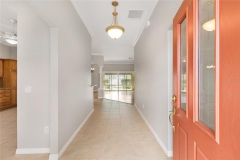 House in The Villages, Florida 3 bedrooms, 182.65 sq.m. № 1625606 - photo 4