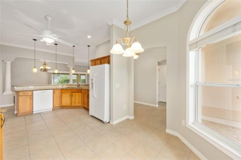 House in The Villages, Florida 3 bedrooms, 182.65 sq.m. № 1625606 - photo 6