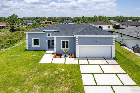 Villa ou maison à vendre à Lehigh Acres, Floride: 4 chambres, 202.53 m2 № 1957809 - photo 1