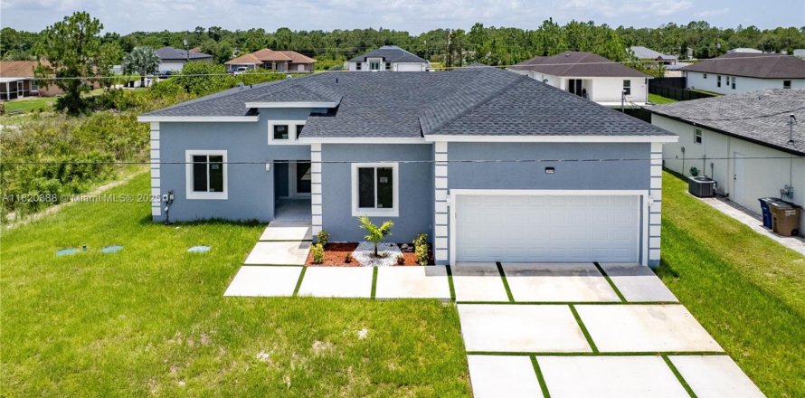 Villa ou maison à Lehigh Acres, Floride 4 chambres, 202.53 m2 № 1957809