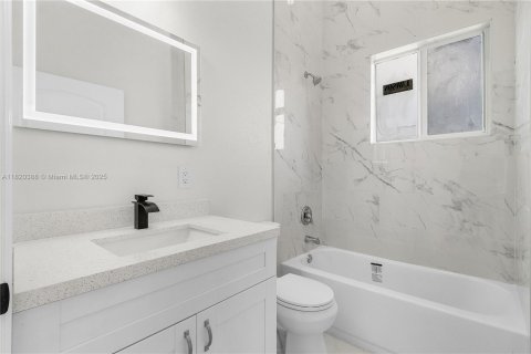 Villa ou maison à vendre à Lehigh Acres, Floride: 4 chambres, 202.53 m2 № 1957809 - photo 9