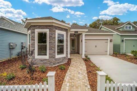 House in Newberry, Florida 3 bedrooms, 152.36 sq.m. № 1827061 - photo 1