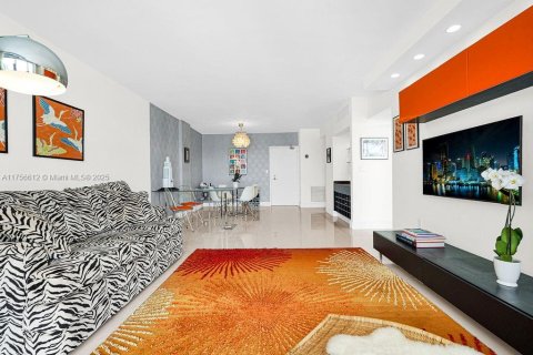 Condominio en venta en Miami Beach, Florida, 1 dormitorio, 78.97 m2 № 1860759 - foto 10