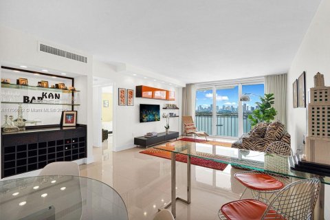 Condominio en venta en Miami Beach, Florida, 1 dormitorio, 78.97 m2 № 1860759 - foto 5