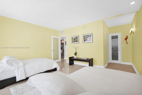 Condominio en venta en Miami Beach, Florida, 1 dormitorio, 78.97 m2 № 1860759 - foto 14