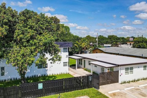 Villa ou maison à louer à Fort Lauderdale, Floride: 1 chambre, 55.56 m2 № 2046346 - photo 3