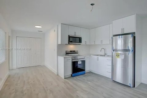 Villa ou maison à louer à Fort Lauderdale, Floride: 1 chambre, 55.56 m2 № 2046346 - photo 6