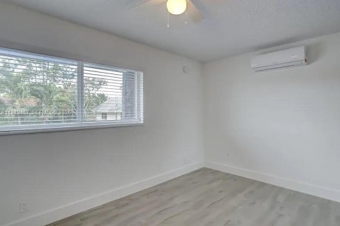 Villa ou maison à louer à Fort Lauderdale, Floride: 1 chambre, 55.56 m2 № 2046346 - photo 8