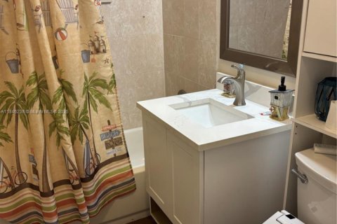 House in Margate, Florida 3 bedrooms, 100.89 sq.m. № 1844204 - photo 6