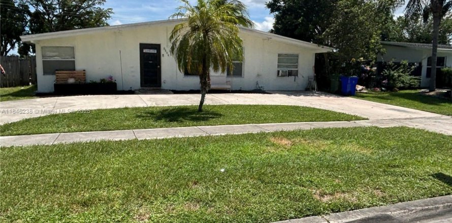 House in Margate, Florida 3 bedrooms, 100.89 sq.m. № 1844204
