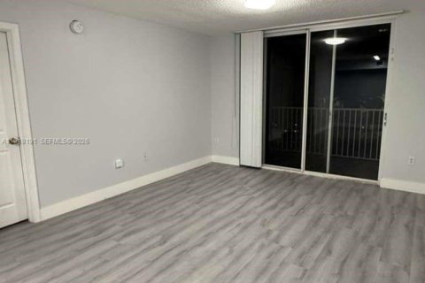 Condo in Pembroke Pines, Florida, 2 bedrooms № 1974841 - photo 9