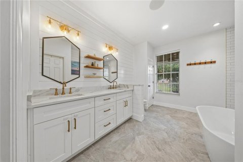 Casa en venta en Tarpon Springs, Florida, 4 dormitorios, 285.12 m2 № 2384404 - foto 10