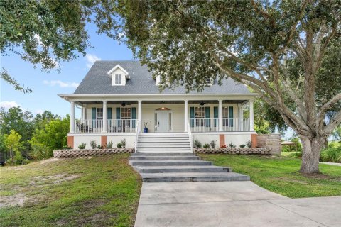 Casa en Tarpon Springs, Florida 4 dormitorios, 285.12 m2 № 2384404